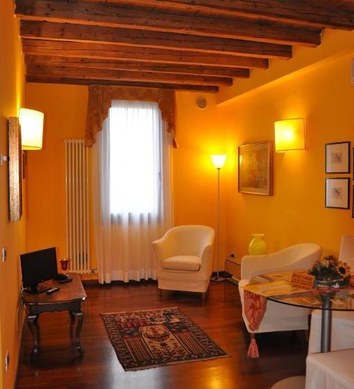 اتاق لوکس, Piazza Nova Guest House