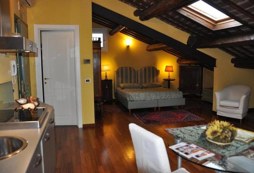 استودیوی استاندارد, Piazza Nova Guest House