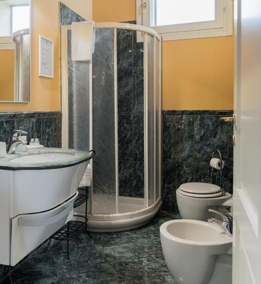 استودیوی استاندارد, Piazza Nova Guest House