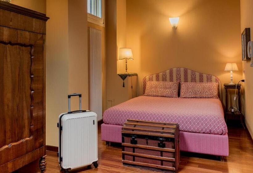 استودیوی استاندارد, Piazza Nova Guest House