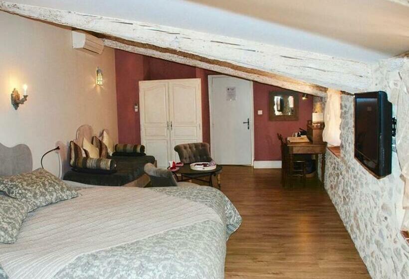 Standard Kolmen Hengen Huone, Le Passage