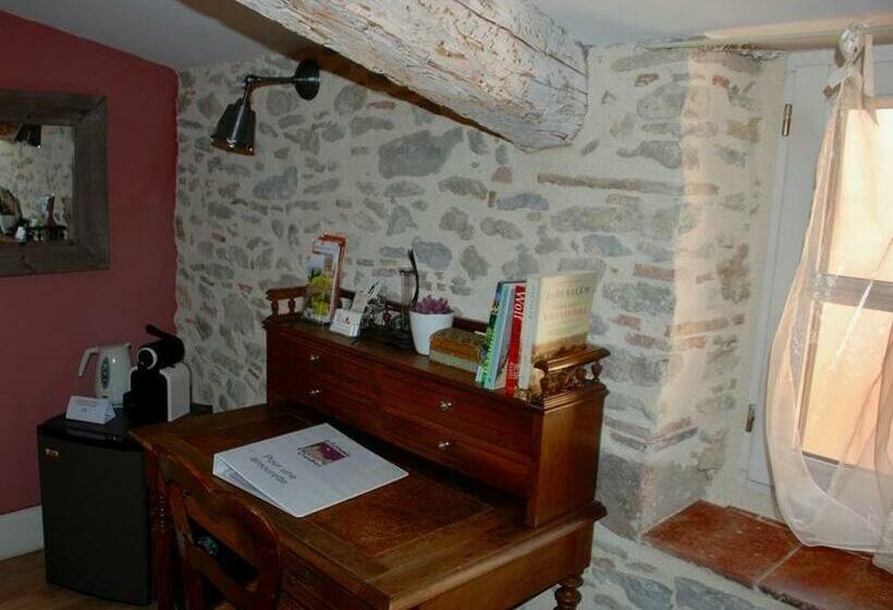 Standard Kolmen Hengen Huone, Le Passage