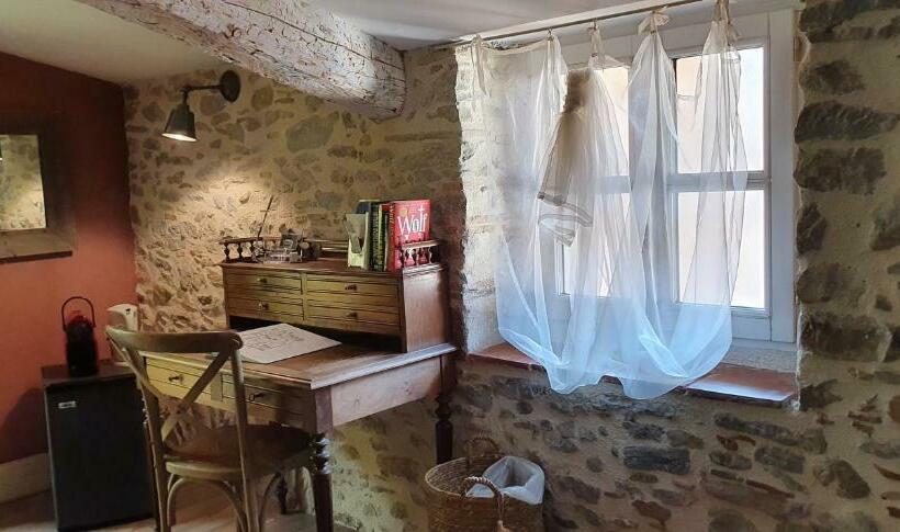 Standard Kolmen Hengen Huone, Le Passage