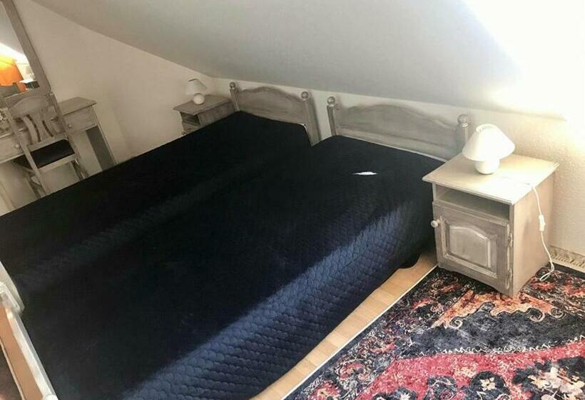 Номер Стандарт, Corner Panzió