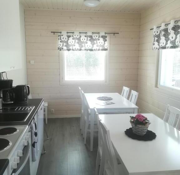 חדר משפחתי, Valkeisen Loma