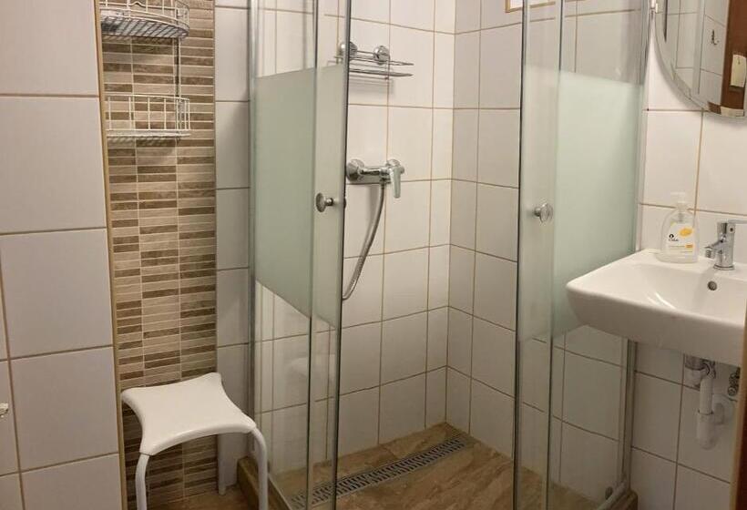 آپارتمان 1 خوابه, Erika Vendégház