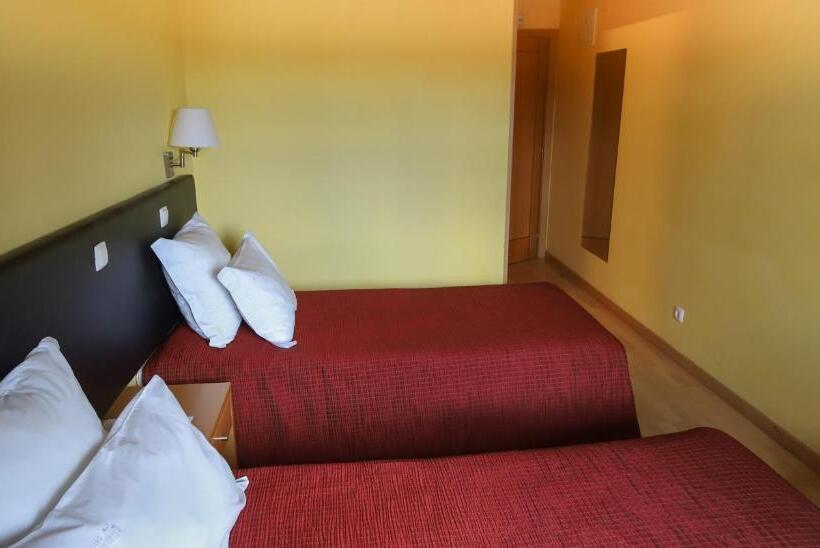 标准间, Hospedaria Robalo