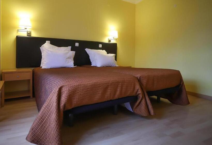 标准间, Hospedaria Robalo