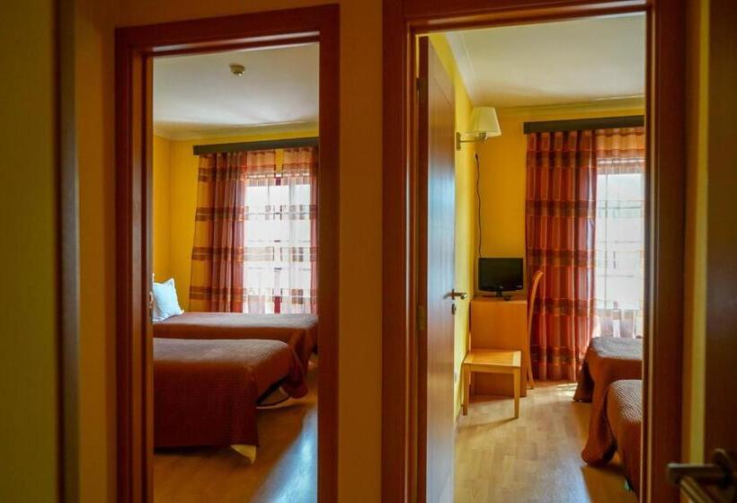 四人标准间, Hospedaria Robalo