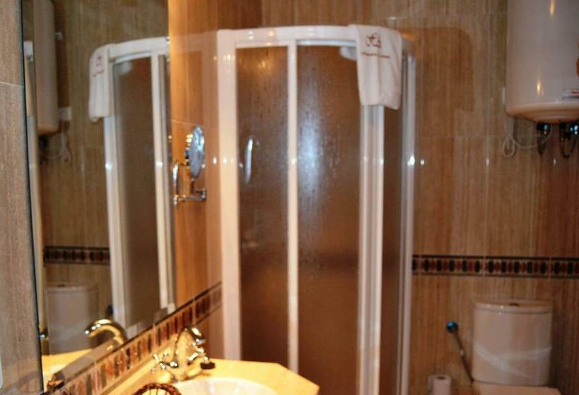 스탠다드 트리플 룸, Hospedería De Antonia