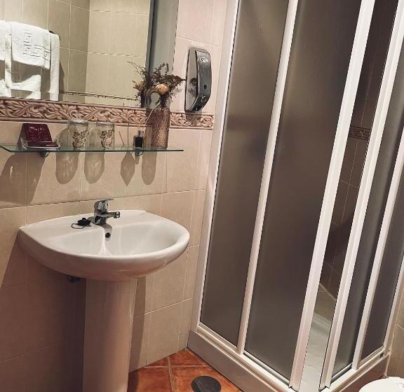 חדר סטנדרט לארבעה, Hostal Paulino