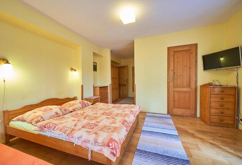 스탠다드 트리플 룸, Penzion Pažický