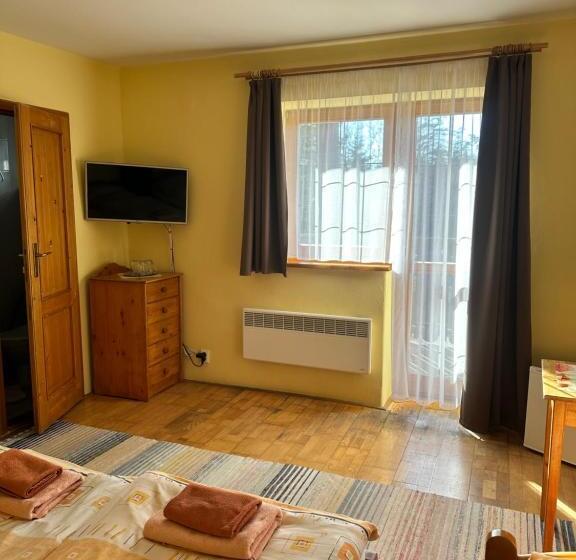 스탠다드 트리플 룸, Penzion Pažický