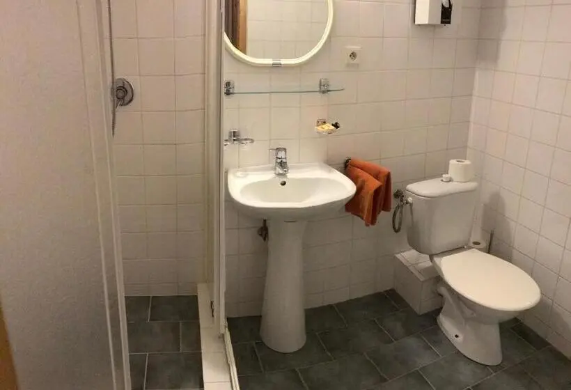 Perhehuone Vuoristonäkymä, Penzion Pažický
