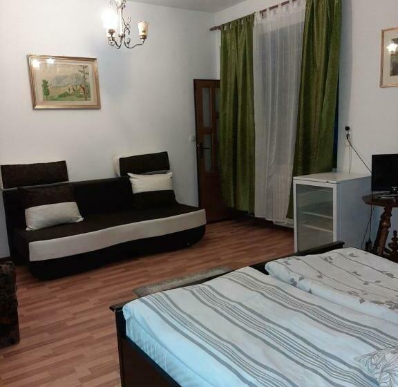 标准三人间, Piccola Italia Casa Racovita