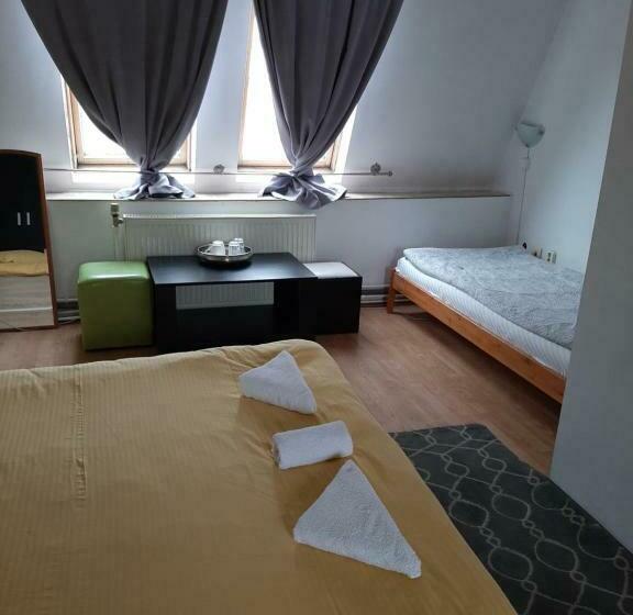 标准三人间, Piccola Italia Casa Racovita