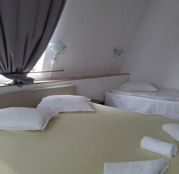 标准三人间, Piccola Italia Casa Racovita