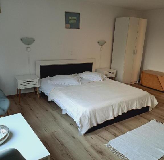 اتاق استاندارد, Piccola Italia Casa Racovita