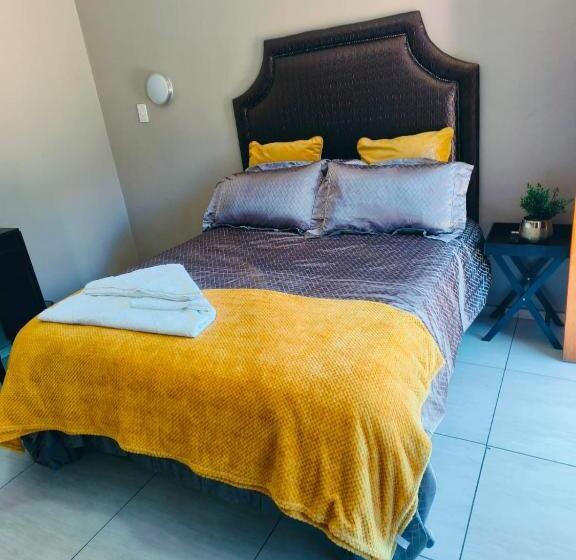 StandaardKamer, Lukhanya Guesthouse