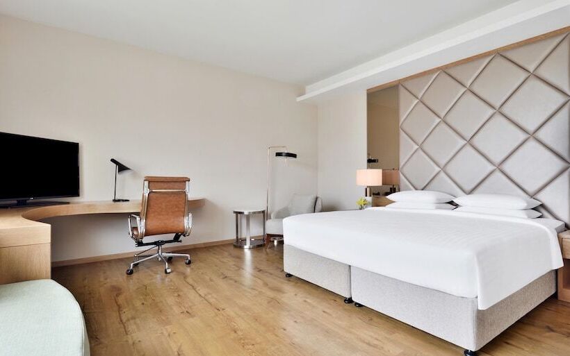 اتاق پرمیوم, Courtyard By Marriott Madurai