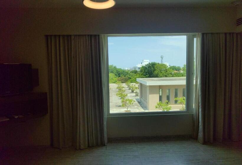 اتاق دلوکس با تخت کینگ و چشمانداز شهر, Courtyard By Marriott Madurai