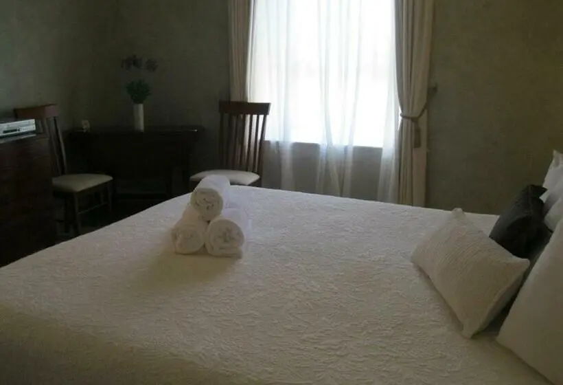 キングサイズベッドのスタンダードルーム, Heritage Guesthouse