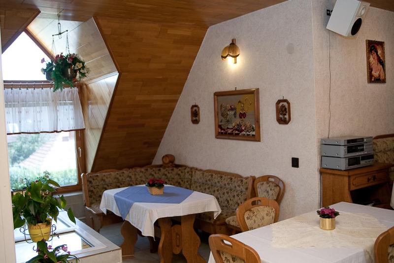 标准间, Holp Panzio