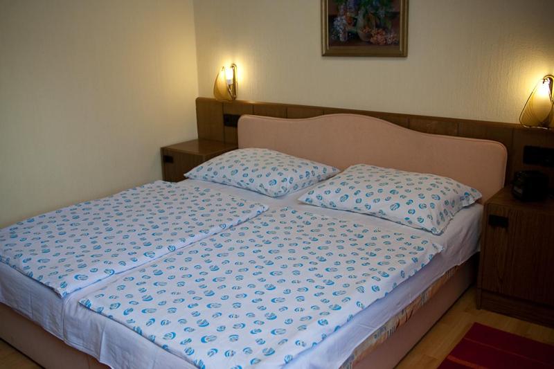 标准间, Holp Panzio