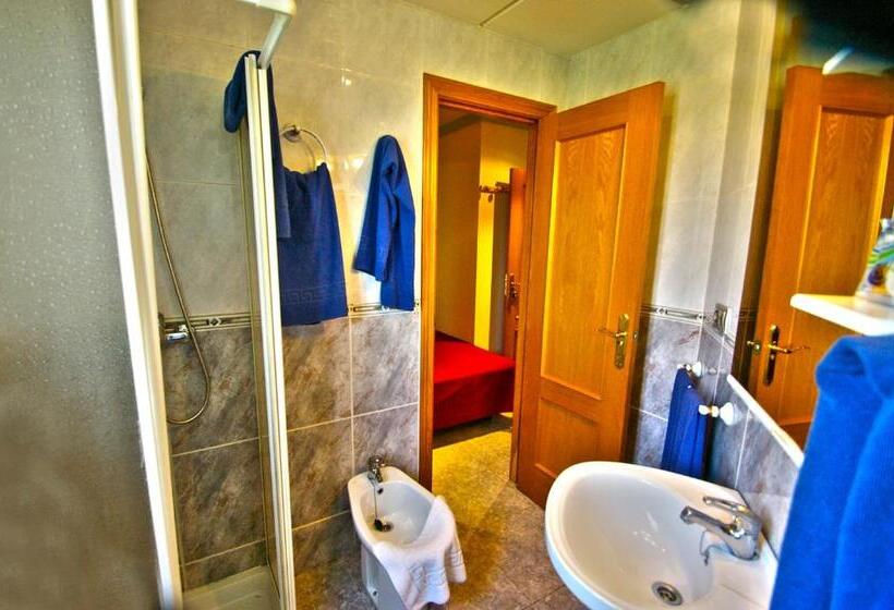 غرفة قياسية ثلاثية, Hostal Apolo Trece