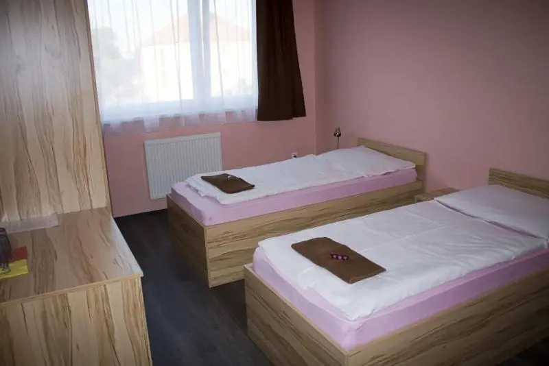 Standard Kolmen Hengen Huone Jaettu kylpyhuone, Penzión Na Rožku