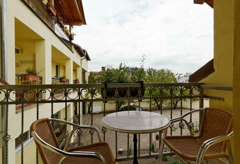 バルコニー付きスタンダードルーム, Penzion Jordán