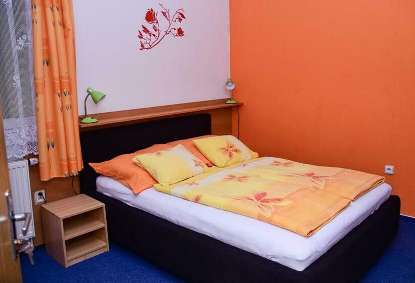 バルコニー付きスタンダードトリプルルーム, Penzion Jordán