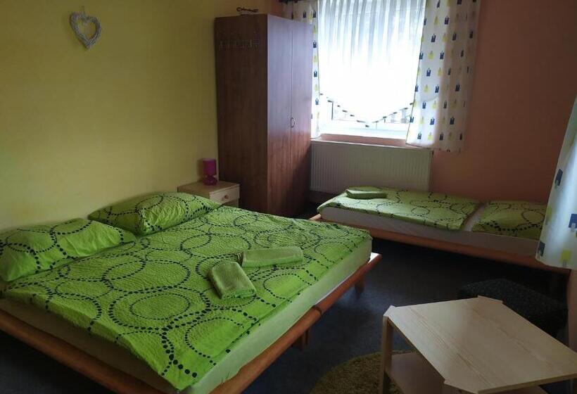 スタンダードトリプルルーム, Penzion Tomy1