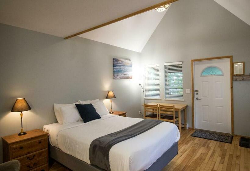スタンダードスタジオ, Reef Point Cottages