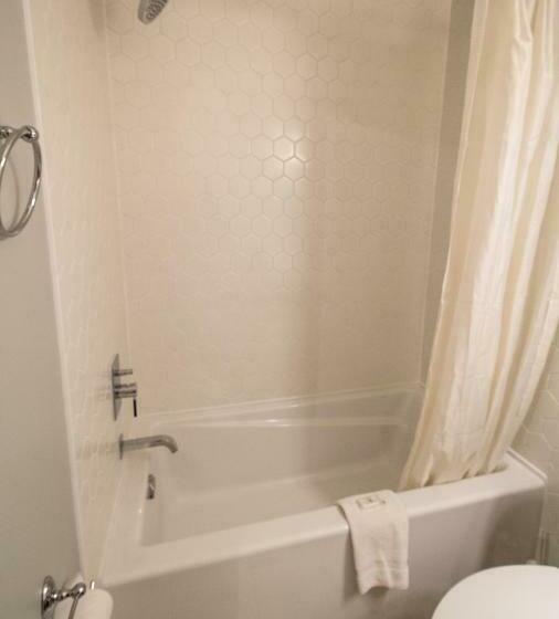 标准工作室, Reef Point Cottages