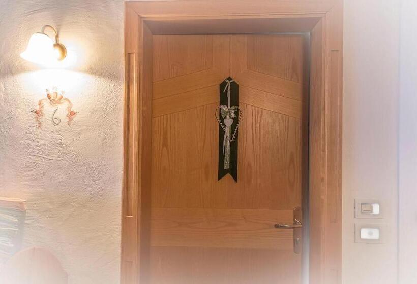 标准工作室带阳台, Residence Sas Vanna