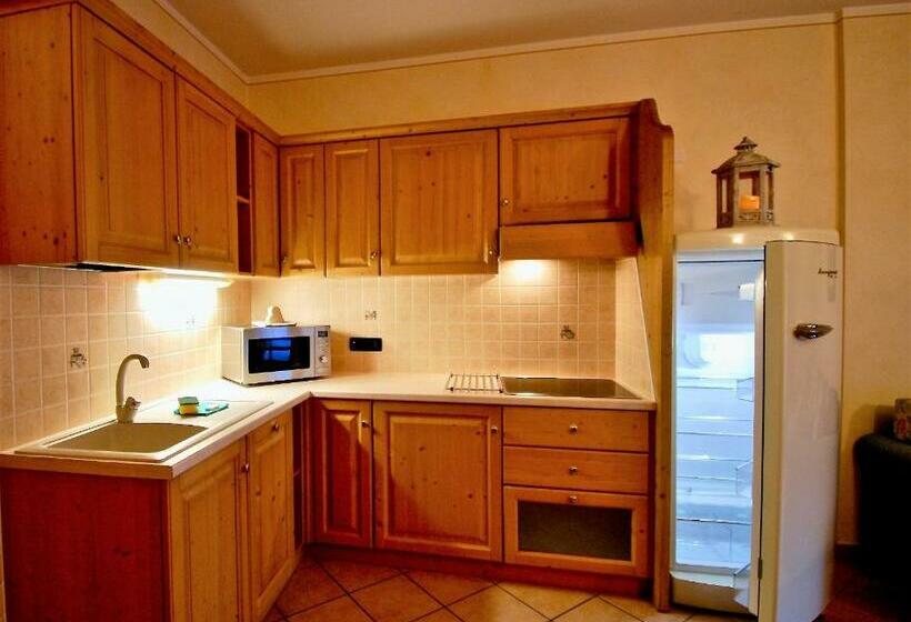 ２ベッドルームアパートメント, Baita La Cometa