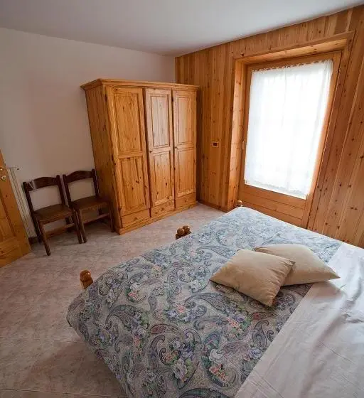 庭の見える1ベッドルームアパートメント, Chalet Bucaneve