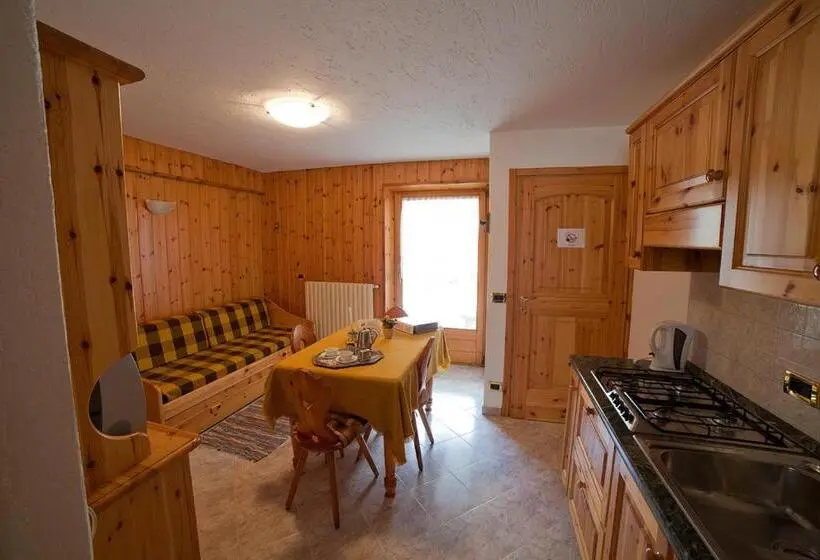 庭の見える1ベッドルームアパートメント, Chalet Bucaneve
