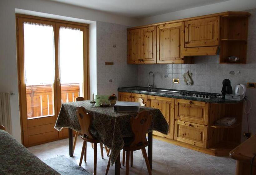 آپارتمان 1 خوابه با بالکن, Chalet Bucaneve