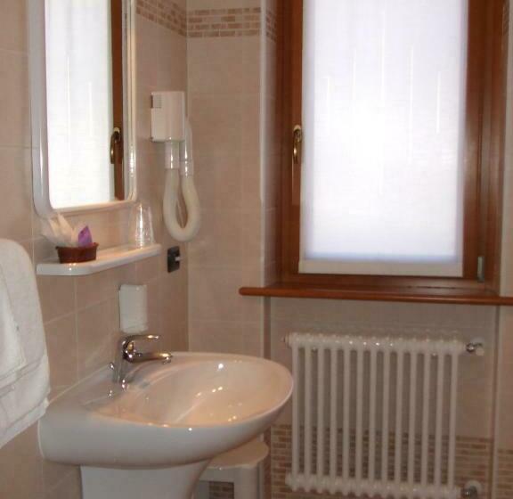 غرفة قياسية ثلاثية, Agritur Le Pergole