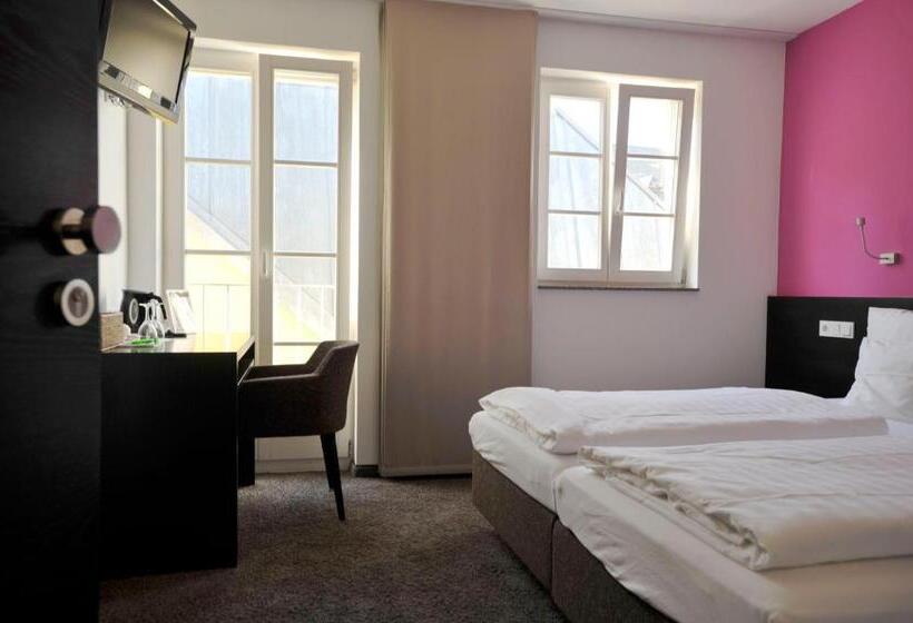 Номер Стандарт, Cafe Elisabeth