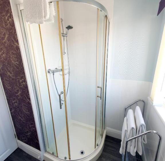 غرفة قياسية, Cleave Court Guest House