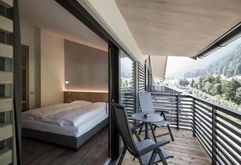 اتاق راحتی, Residence Hotel Fever
