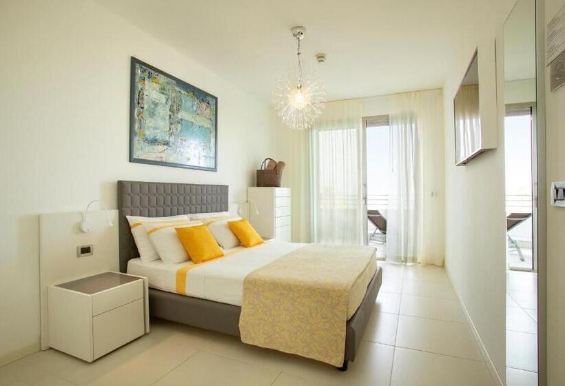 带海景及2个卧室的复式公寓, Residence Serenissima