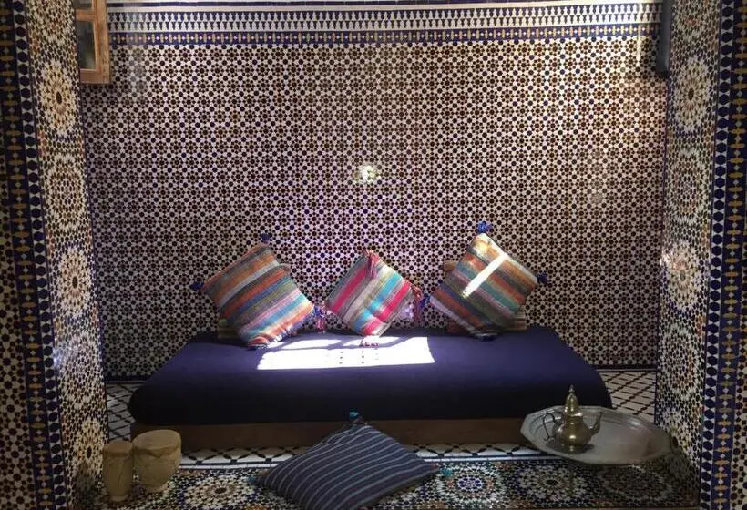 سوییت, Riad Marhaba