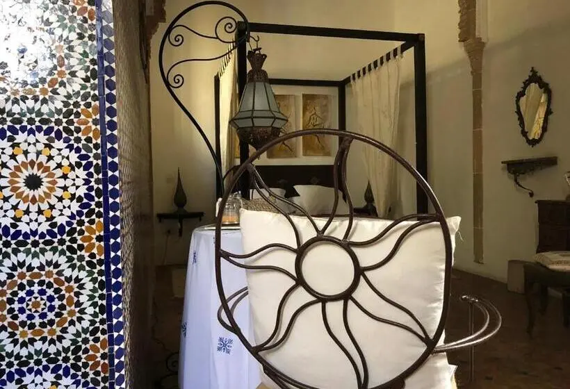 سوییت, Riad Marhaba