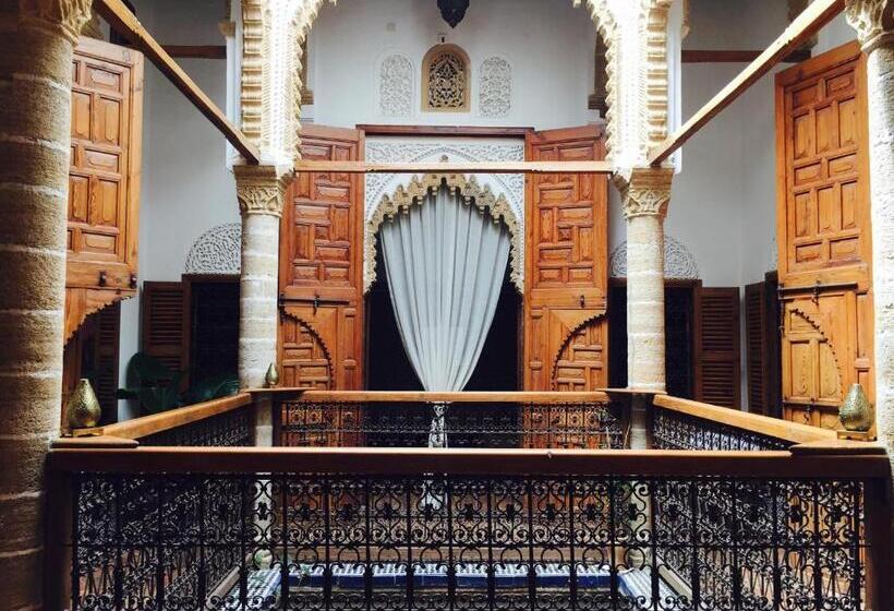سوییت, Riad Marhaba