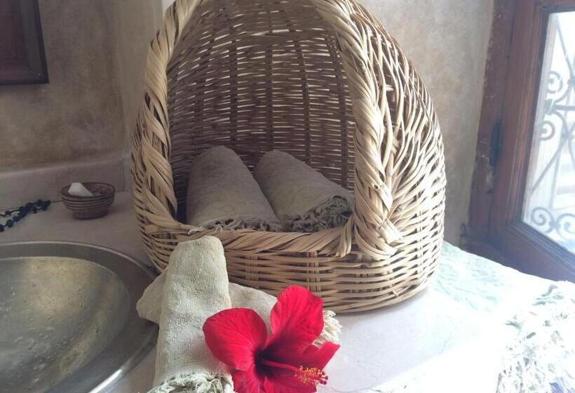 سوییت خانوادگی, Riad Marhaba