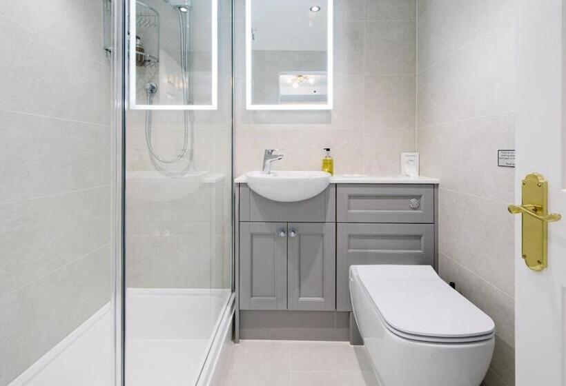 수피리어 룸, Three Shires Inn